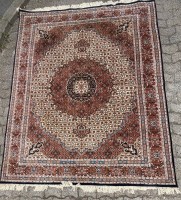 Auktion 370 / Los 13030 <br>Indischer Teppich, 195x240 cm