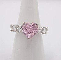 Auktion 370<br>Sterling-Ring, herzf&ouml;rmige klare und rosa Stein, ca. 6gr., RG 54
