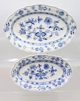 Auktion 370<br>2x div. ovale Platten, Stadt Meissen, Zwiebelmuster, ca. 39,5cm und 30cm