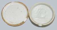 Auktion 370 / Los 9063 <br>2x antike Milchw&auml;chter (gegen &Uuml;berkochen!), 19.Jhd., Altersspuren, D-7,5 cm
