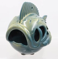 Auktion 370 / Los 9064 <br>Keramikfigur in Form eines Fisches, wohl Windlicht, ca. H-17cm L-19cm