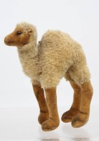 Auktion 370 / Los 12021 <br>Dromedar von Steiff, ohne Ident. , ca. H-14cm