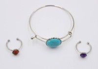 Auktion 370 / Los 1421 <br>Edelstahl-Schmuck, 3 Teile, div. Steinbesatz