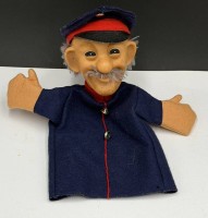 Auktion 370<br>Steiff Handpuppe, Bahnschaffner
