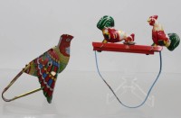 Auktion 370<br>2x Blechspiele, Pick-H&uuml;hner und Vogel, bespielter Erhaltungen, H&uuml;hner H-16,5cm B-15,5cm