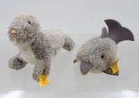 Auktion 370<br>2x div. Steiff-Tiere, Robbe Nr. 1473/09 und Delphin Nr. 1472/07