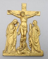 Auktion 370<br>christliche Kreuzigungsszene, um 1900,  Metall unter Goldfarbe, ca. 27 x 20cm