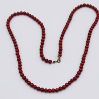 Auktion 370<br>Halskette, rote Steine ?, ca. L-64cm