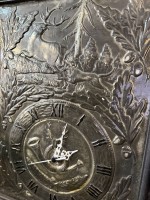 Auktion 370<br>Bilderuhr mit Jagdszenen, Zinn-Look, Holzrahmen, Batteriewerk l&auml;uft,  49x39 cm