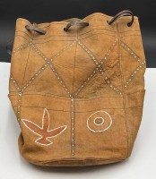 Auktion 370<br>vintage 70-er Jahre Navajo-Tasche, feines Leder, H-40 cm, B-27 cm, leichte Gebrauchsspuren