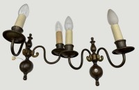 Auktion 370 / Los 16060 <br>2x Altmessing-Wandlampen, 2 flammig, H-ca. 24 cm