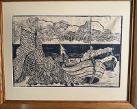 Auktion 370<br>gr. Holzschnitt, unleserl. signier, Fischerboote am Strand, gerahmt, Glas fehlt, RG 55x67 cm, Blatt leichte L&auml;suren oben rechts