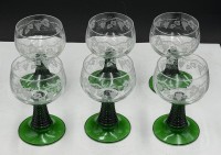 Auktion 370<br>6x vintage Weinr&ouml;mer, gr&uuml;ner Stand mit ge&auml;tzten Weinlaubdekor, H-16 cm