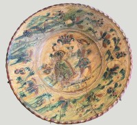 Auktion 371<br>grosse Hochzeitssch&uuml;ssel in Sgrafitto-Technik, dat. 1781,D-ca. 60 cm, mittig sich zuprostendes Paar, Fahne mit floralen Dekor, mehrfach geklebte Rarit&auml;t!