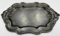 Auktion 371 / Los 15006 <br>kl. Zinn-Tablett um 1860, 29x18 cm