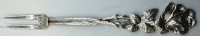 Auktion 371<br>Aufschnitt-Vorlegegabel, S-835-, Rosenmuster, C.Widmann, L-15 cm, 17,31 gr.