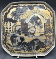 Auktion 371<br>Rosenthal Glasteller "Gleichnis in Glas" Gleichnis von Lazarus, 1986, mit Metall-Wandhalter, Entw. Bj&ouml;rn Winblad, ca. 31x31 cm
