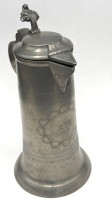 Auktion 371<br>Zinn Krug, sogen. Schnabelstitze, Monogramm "U.H. 1869" gute Erhaltung, H-26 cm