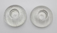 Auktion 371<br>Paar Leuchter, farbloses Glas mit Bl&auml;schen, ca. H-2,8cm, ca. D-5,7cm