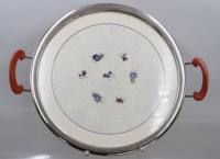 Auktion 371 / Los 9013 <br>Tortenplatte, 50er Jahre, florales Dekor, Metallrand, gemarkt, ca. D-32,5cm