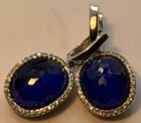 Auktion 371<br>Paar massive Silber-925- Ohrh&auml;nger, facett. blaue Steine, umringt von klaren Steinen, L-ca. 3 cm, 10,2 gr.