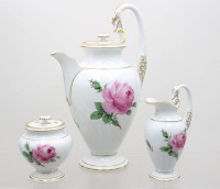 Auktion 371<br>Kaffeekern, Meissen, Schwertermarke, Rote Rose, Schwanenhals, Pfeiferzeit, ca. H-29,5cm