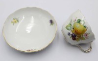 Auktion 371<br>Kaffeetasse, Meissen, Schwertermarke, Fr&uuml;chtebemalung, 1. Wahl, Tasse H-6,5cm