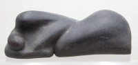 Auktion 371<br>Anne-Gret Winkler (1944 - 2018) , moderne Skulptur, braunes Steinzeug, ca. H-14cm L-37cm
