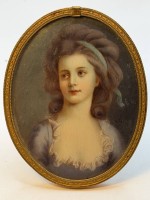 Auktion 371 / Los 4018 <br>Miniaturportrait einer jungen Frau. ovaler Messingrahmen, ca. 9x7 cm, signiert K.L.