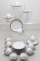 Auktion 371<br>Jugendstil-Kaffeeservice f&uuml;r 9 Personen, Zeh, Scherzer &amp; Co /Eamag, Blumenranken, Kanne H-26cm Tassen H-5,8cm, 1x Tasse mit Chip