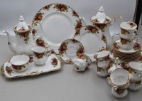 Auktion 371<br>umfangreiches Kaffeeservice "Royal Albert" Country Rose, 40 Teile