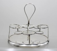 Auktion 371<br>versilbertes englisches Menage-Gestell, um 1900, Altersspuren u. kl. Druckstellen, ca. H-25,5cm , B-27cm T-20cm