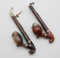 Auktion 371<br>2x antike Pfeifen, 1x Bruy&egrave;reholz, ca. L-27,5cm