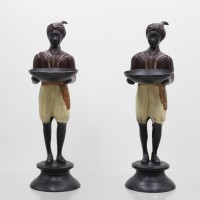 Auktion 371<br>Paar Dienerfiguren, Bronzeguss, geschw&auml;rzt, neuzeitl. ca. H-26,5cm