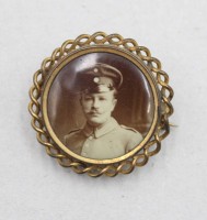 Auktion 371<br>patriotische Brosche um 1900, ca. D-2,5cm