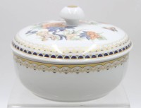 Auktion 371<br>gr. Deckeldose, Kaiser, Duchesse, Entw. Nossek, ca. H-11cm  D-15,5cm