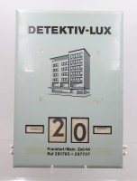 Auktion 371 / Los 15075 <br>Dauerkalender der Frankfurter Detektei &bdquo;Detektiv-Lux&ldquo;, ca. 35 x 25cm