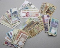 Auktion 371<br>ca. 70 div. Banknoten, Alle Welt