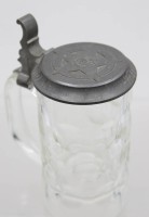 Auktion 371 / Los 10048 <br>Bierkrug aus Glas mit einem Zinndeckel von der Pschorr Br&auml;u M&uuml;nchen, um 1820, ca. H-16,8cm
