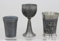 Auktion 371<br>3 Teile Zinn, neuzeitl., zus. ca. 670gr. , ca. D-8 bis 14cm