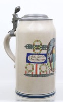 Auktion 371 / Los 9048 <br>Bierkrug um 1900, mit Spruch, Zinndeckel mit Ziermonogramm,  Daumemnraster verbogen, ca. H-27cm
