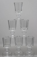 Auktion 371<br>6x Lik&ouml;r-Gl&auml;ser auf Stand, Pressglas, ca. H-9cm