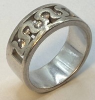 Auktion 371<br>massiver Silberring-925- mit  klaren Steinen, RG 59, 8,78 gr