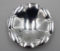 Auktion 371<br>Schale auf Kugelf&uuml;ssen, Quist, Hammerschlagdekor, H-5cm D-24cm