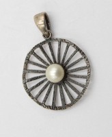 Auktion 371<br>925er Silber-Anh&auml;nger mit Perle, ca. 3gr., D-2,4cm
