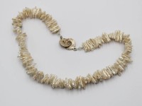 Auktion 371<br>Perlmutt-Halskette, Silberschlie&szlig;e, ca. L-45cm