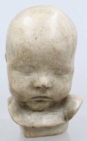 Auktion 371<br>Baby-B&uuml;ste, &auml;lter. monogrammiert "K",  Keramik, ca. H-18cm
