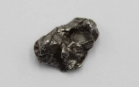 Auktion 371<br>Campo del Cielo Eisenmeteorit, 3,5gr., L-1,6cm