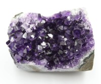 Auktion 371<br>Amethyst-Druse, 480gr., L-8,5cm H-5,5cm