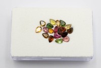Auktion 371<br>Konvolut div. Turmaline, ca. 4 Karat, multicolor